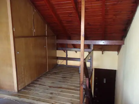 Dúplex en venta, Castelar Sur, muy buena ubicación.