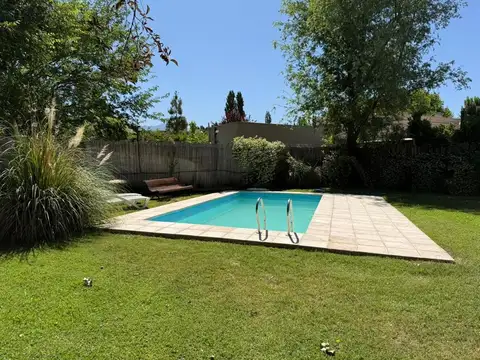 Casa 5 ambientes con 1 baño