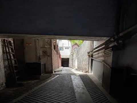 COCHERA TECHADA EN EDIFICO - VILLA LUGANO