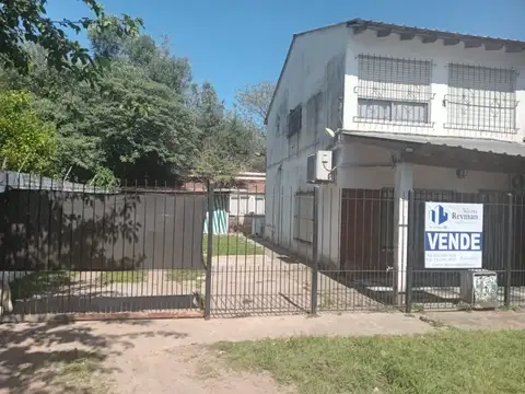 casa multifamiliar en venta en González Catan.