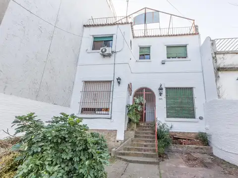 Duplex en venta en Saavedra de 5 ambientes con jardín y terraza