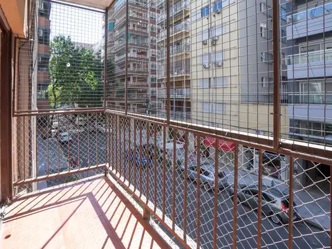 Lindisimo y super luminoso  2 ambientes en Palpa y Ciudad de la paz al frente con balcón