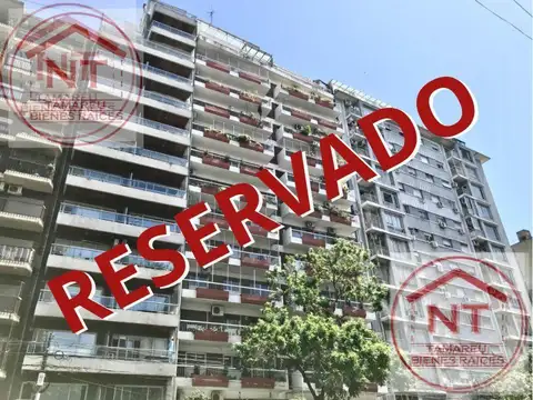 Departamento Semipiso 5 ambientes con dependencia, balcón corrido. Piso alto. Baulera, Seguridad y C