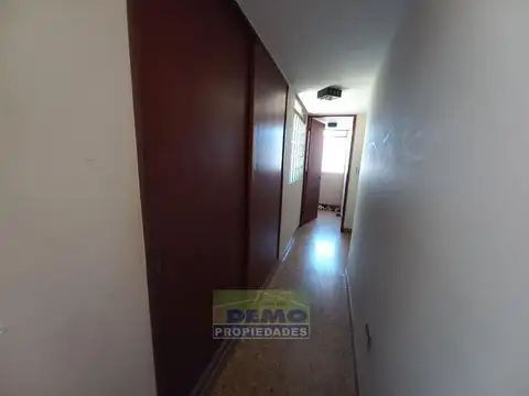 Casa 6 ambientes con 1 baño