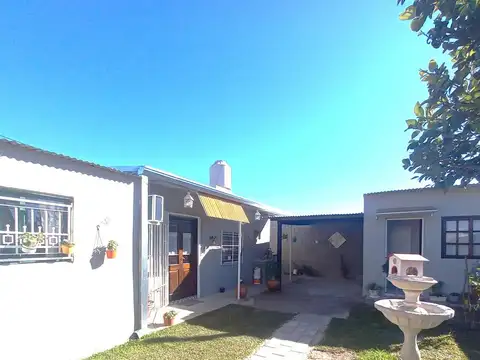 Casa 4 ambientes con 2 baños