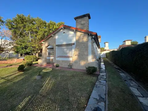 Casa - Venta - Argentina, Ezeiza - Sarmiento 400