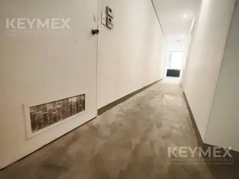 Oficina 5 ambientes con 3 baños