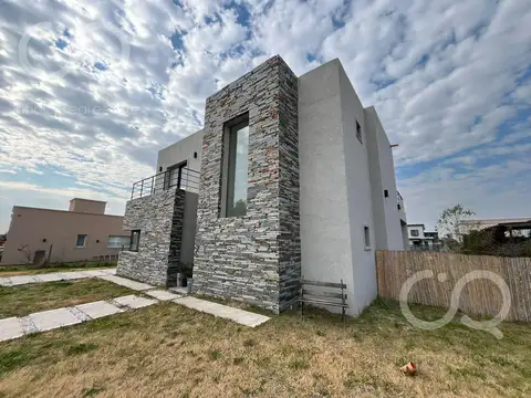 Venta CASA APTO CRÉDITO San Sebastián Área 10