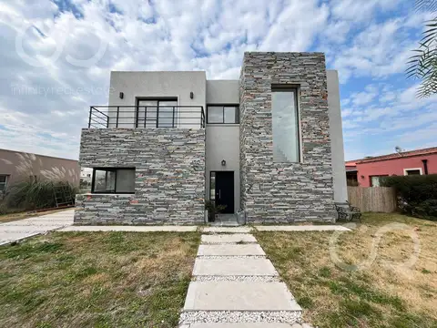 Venta CASA APTO CRÉDITO San Sebastián Área 10