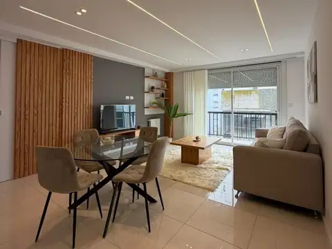 Venta Amplio Departamento 3 ambientes con Balcón. Zona Centro