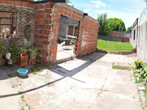 AV. J. D PERÓN 2700