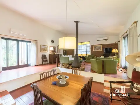 Casa en Venta con 2 cocheras