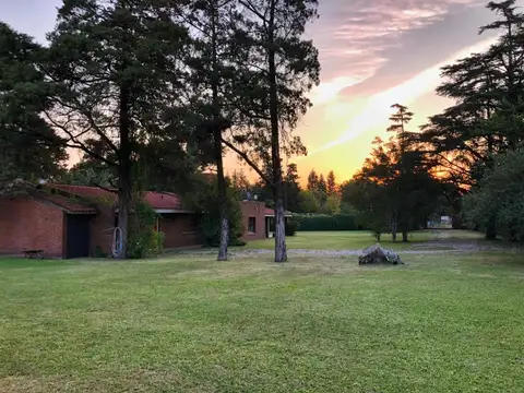 Casa en Venta con 3 cocheras