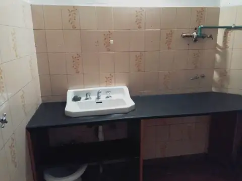 Local en venta a metros de Av. San Martín