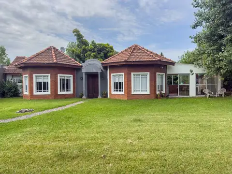 CASA EN VENTA HUDSON BARRIO EL CARMEN PILETA