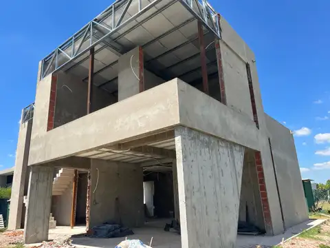 Casa en Venta en Puerto Roldan, USD 425.000