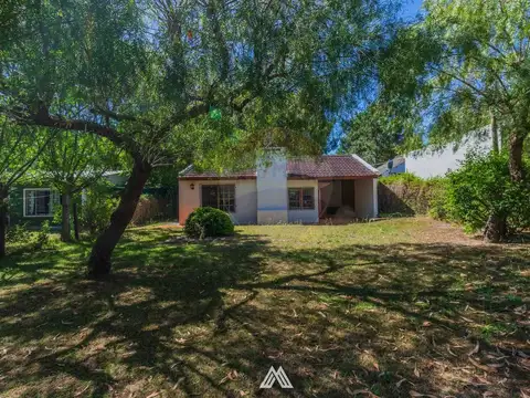 VENTA CASA LA FLORESTA LADO SUR DOR DORMITORIOS