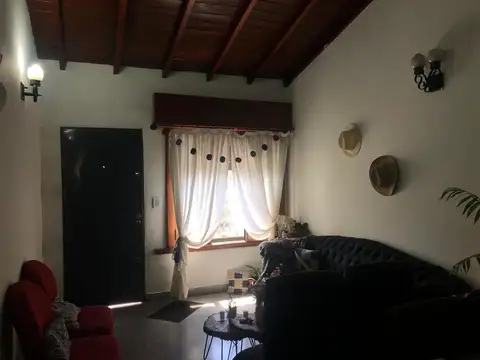 Casa 7 ambientes con 3 baños