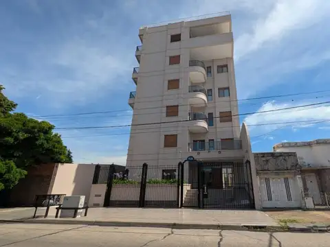 Departamento dos ambientes y cochera en excelente ubicación