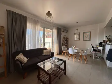Venta Depto Semipiso 2 Ambientes Balcón Lanús Este