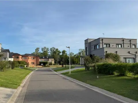 Venta Lote 1.018 m2 Barrio Monet Cardales