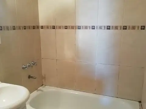 ALQUILER MONOAMBIENTE CON BALCON AL FRENTE EN COGHLAN