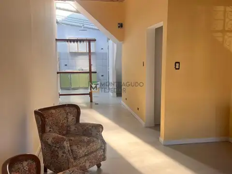 EXCELENTE PH 2 AMBIENTES CON ENTRADA INDEPENDIENTE Y TERRAZA PROPIA