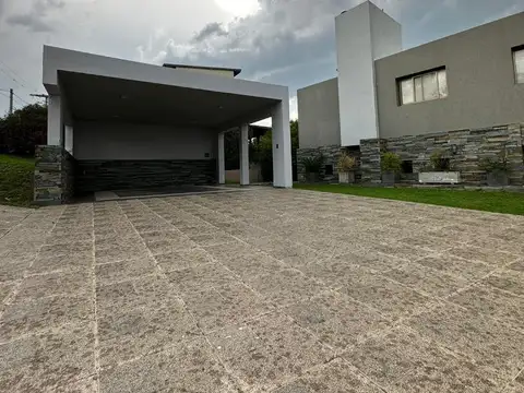 Casa en Venta en Villa Warcalde, USD 450.000