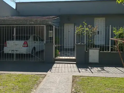 Casa en venta - 3 Dormitorios 1 Baño - General Belgrano