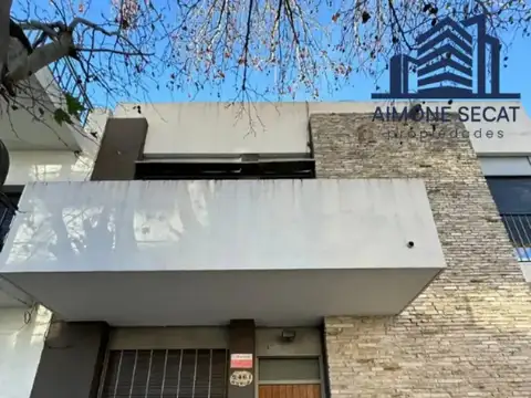 Casa 5 ambientes en venta. San Martin centro
