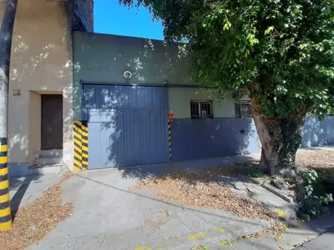 EXCELENTE GALPON  470 M2 - TECHO PARABOLICO - ESTACIONAMIENTO -