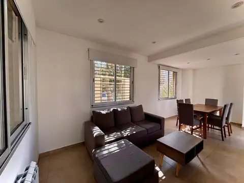 Casa en Alquiler en Manuel B Gonnet, $ 1.450.000