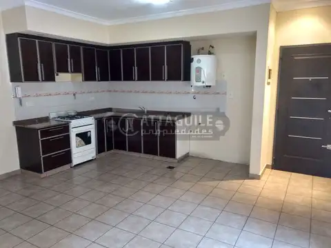 AV PERON 23900, Piso 1