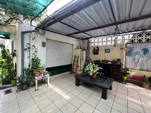 Casa en venta 3 ambientes con cochera en Moron Sur