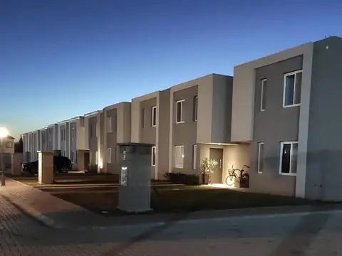 Casa  en Venta 4 amb. en Garin, Escobar, G.B.A. Zona Norte