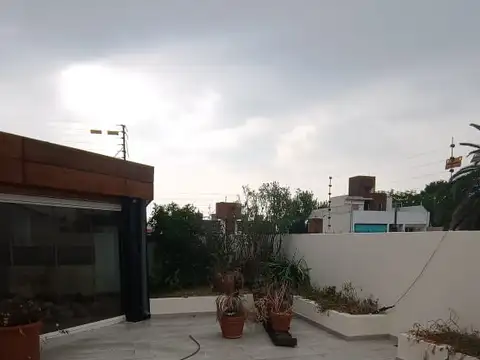 Depto Tipo Casa en Alquiler de 4 ambientes