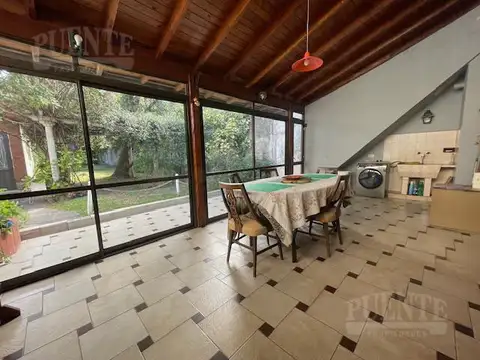 Casa 6 ambientes con 3 baños