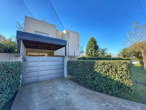 VENTA - Casa 4 dormitorios Roldan