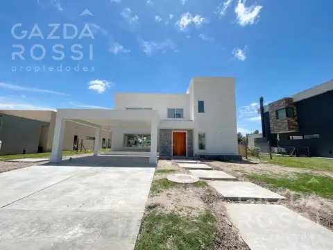 Casa con pileta en  Lagos de San Eliseo