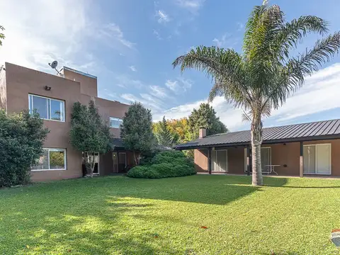 Venta Casa 4 amb. Club de Campo Los Puentes, Luján