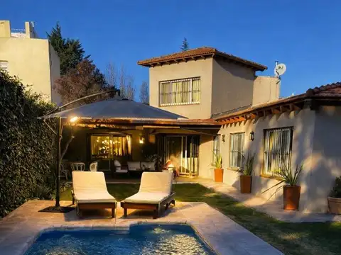 CASA EN LA PUNTILLA CON PISCINA