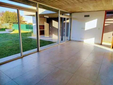 El Talero 3013 - Casa en  venta de tres dormitorios - Don Mateo, Funes
