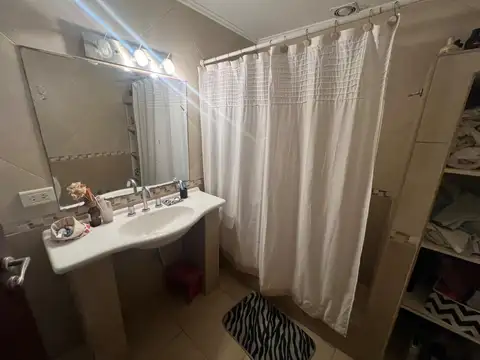 Venta Casa sobre lote propio en Wilde