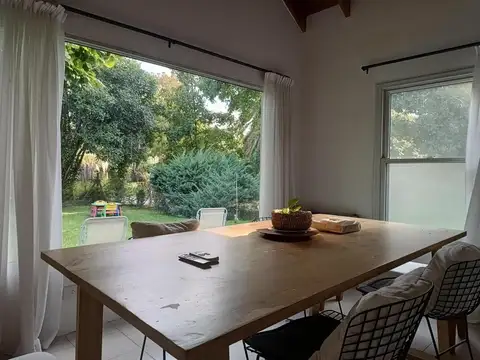 Casa 5 ambientes con 3 baños