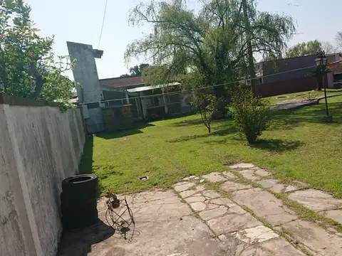 Casa 5 ambientes con 2 baños