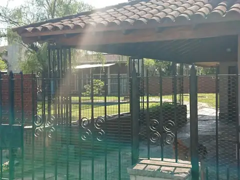 Casa en Venta con 4 cocheras