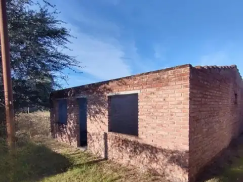 Terreno con construcción en Jose Luro 2150