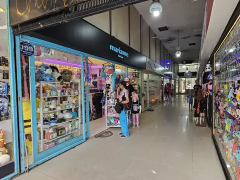 Local en venta en Martinez Vias / Santa Fe "GALERIA ALVEAR"