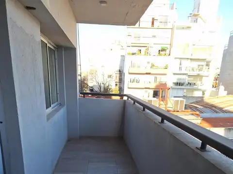 2 AMBIENTES C/ COCHERA  C/ FRENTE