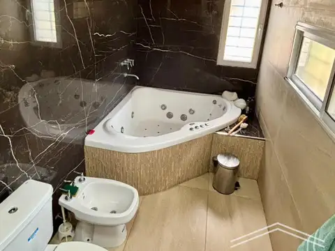 Oportunidad! Casa en Venta – Ibarlucea